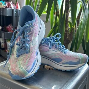 Brooks Women's Pastel Blue and Pink Running Shoes